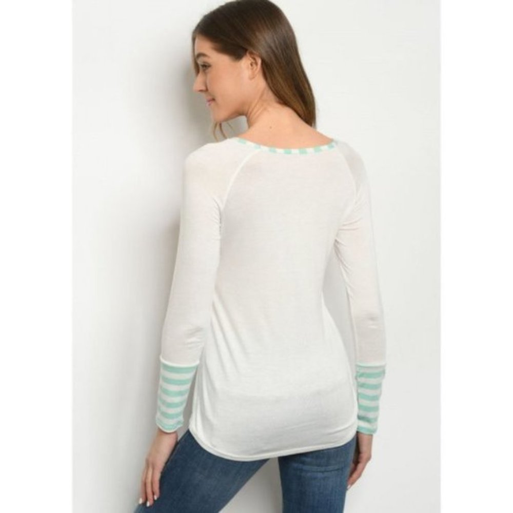 🆕Ivory Mint Top - Picture 3 of 4